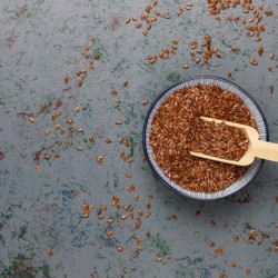 biscuits-collation-graines-tournesol-graines-lin-graines-sesame-gris_114579-7631